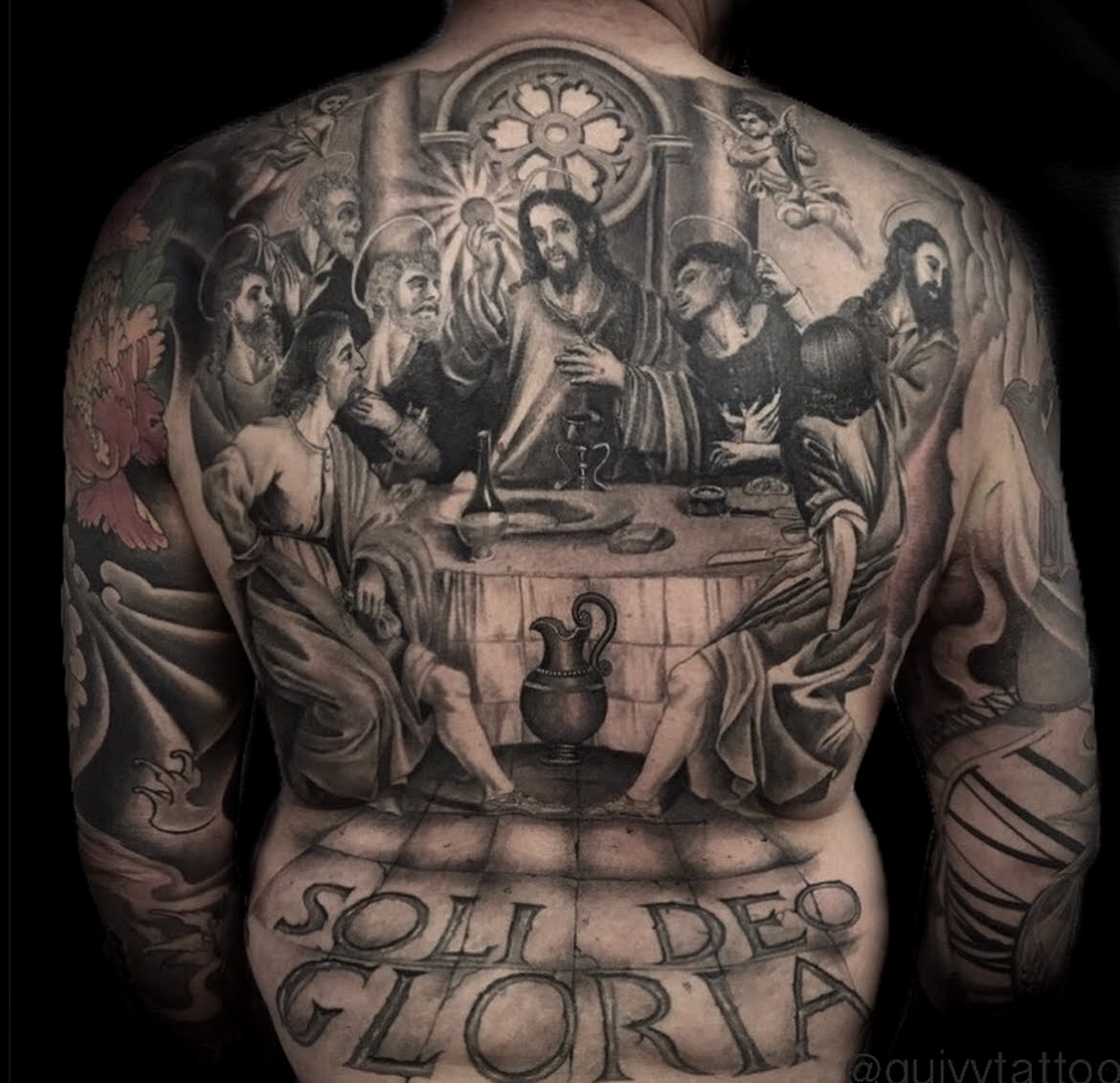 Tatouage dos complet &mdash; La Derni&egrave;re C&egrave;ne, Soli Deo Gloria
